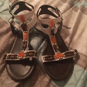 Sandals almost new size 7